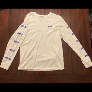 Nike SB Men’s Long Sleeve T-Shirt w Blue Logo